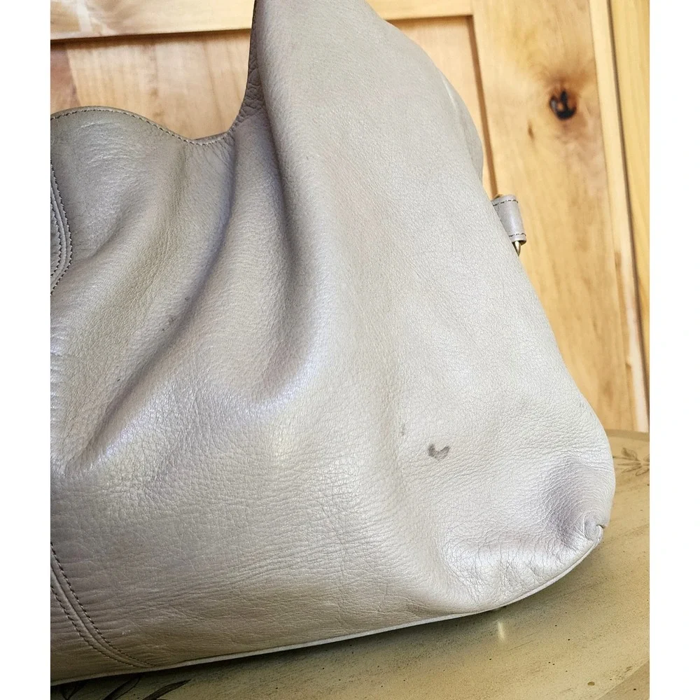 1 Metre Carre 100% Leather‎ Gray Beige Slouchy Handbag Quiet Luxury Minimalist